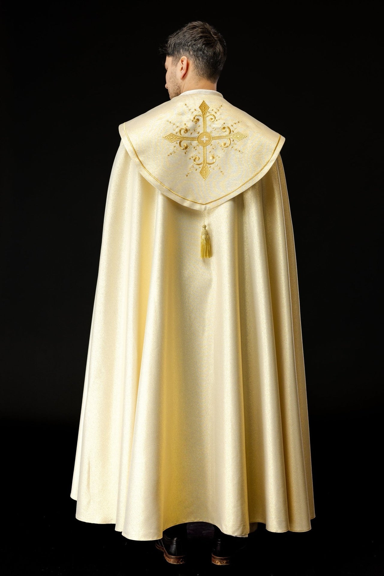 Kapa liturgiczna haftowana złota - SZATYLITURGICZNE.PL
