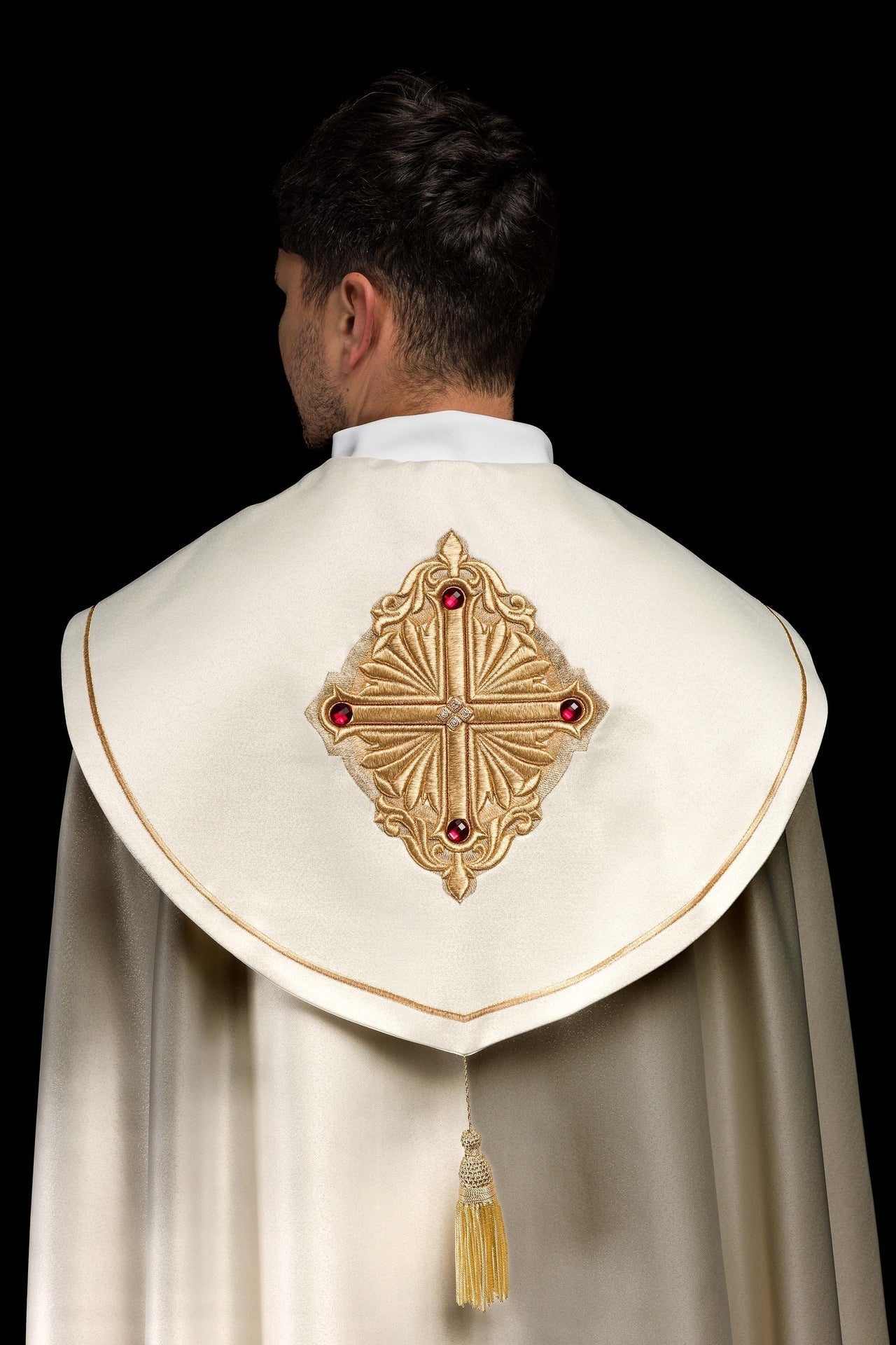 Kapa Liturgiczna Satynowa Złoty Haft IHS 150cm + Stuła - SZATYLITURGICZNE.PL