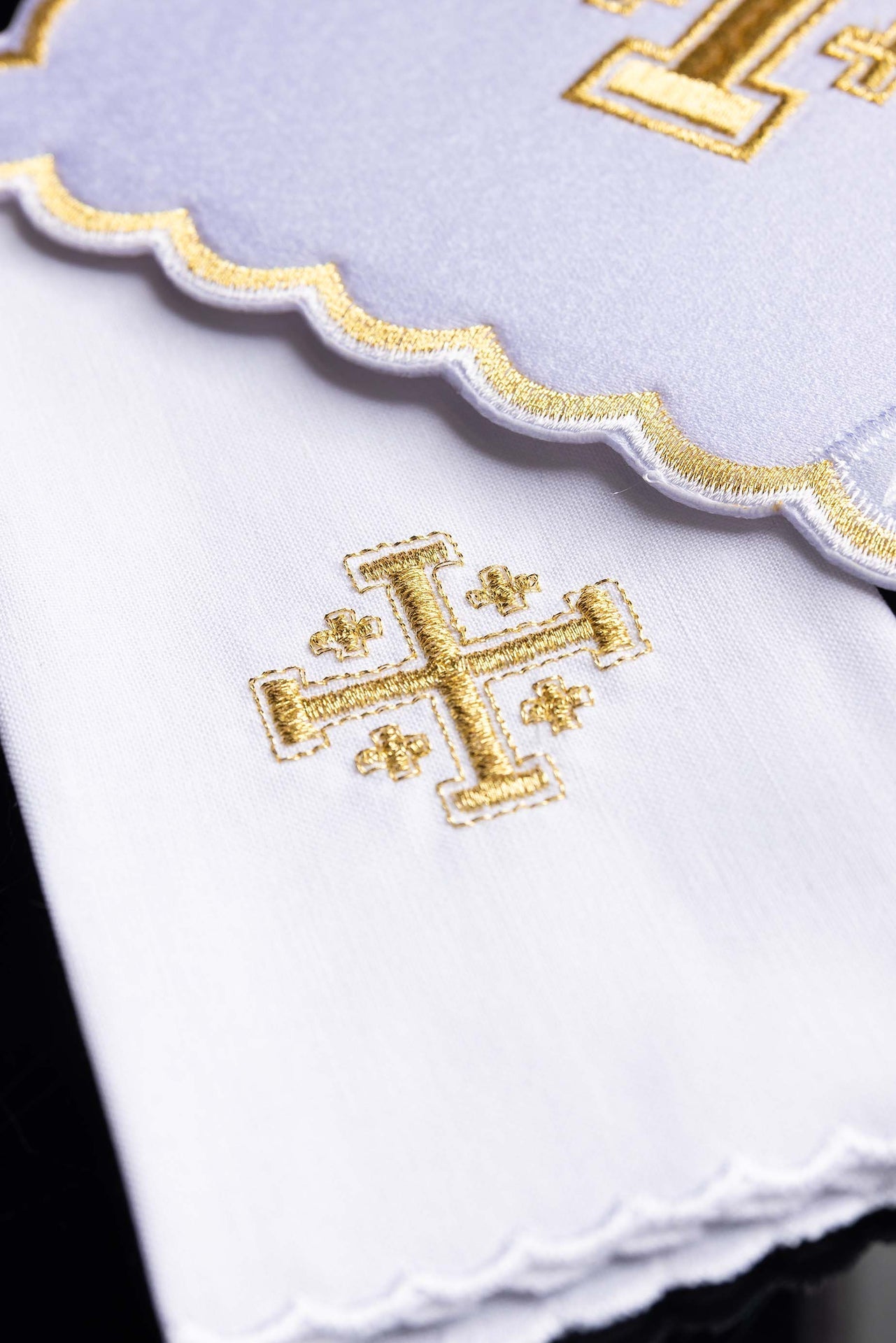 Komplet Kielichowy Biały z Haftem Krzyża - 4 Elementy - SZATYLITURGICZNE.PL