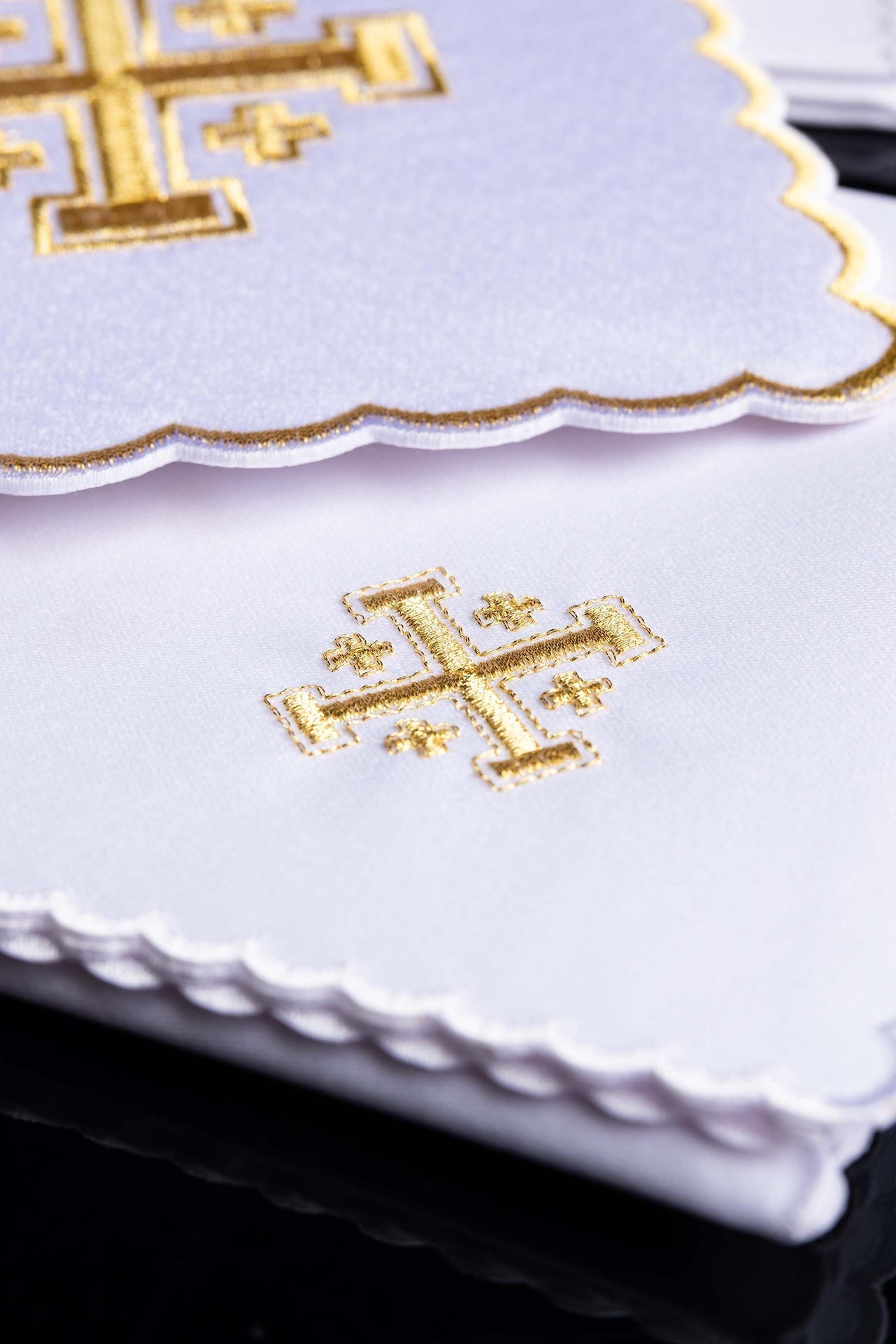 Komplet Kielichowy Biały z Haftem Krzyża - 4 Elementy - SZATYLITURGICZNE.PL