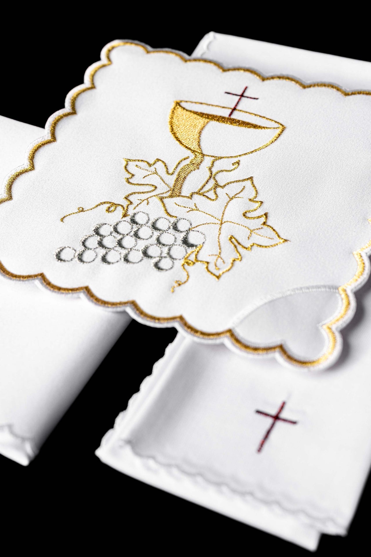 Komplet kielichowy haftowany z motywem eucharystycznym biały - SZATYLITURGICZNE.PL