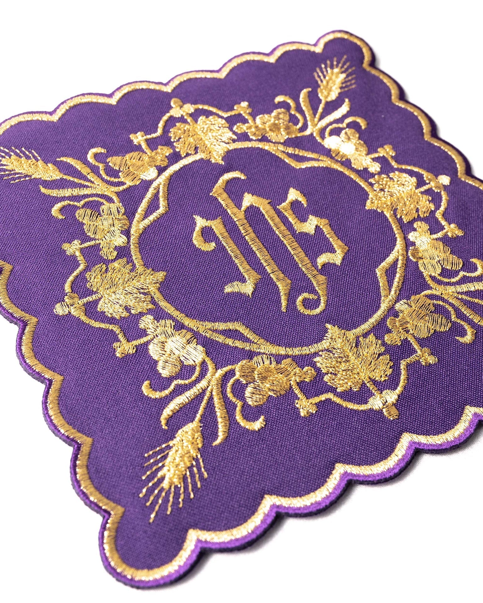 Komplet kielichowy haftowany z motywem IHS fioletowy - SZATYLITURGICZNE.PL