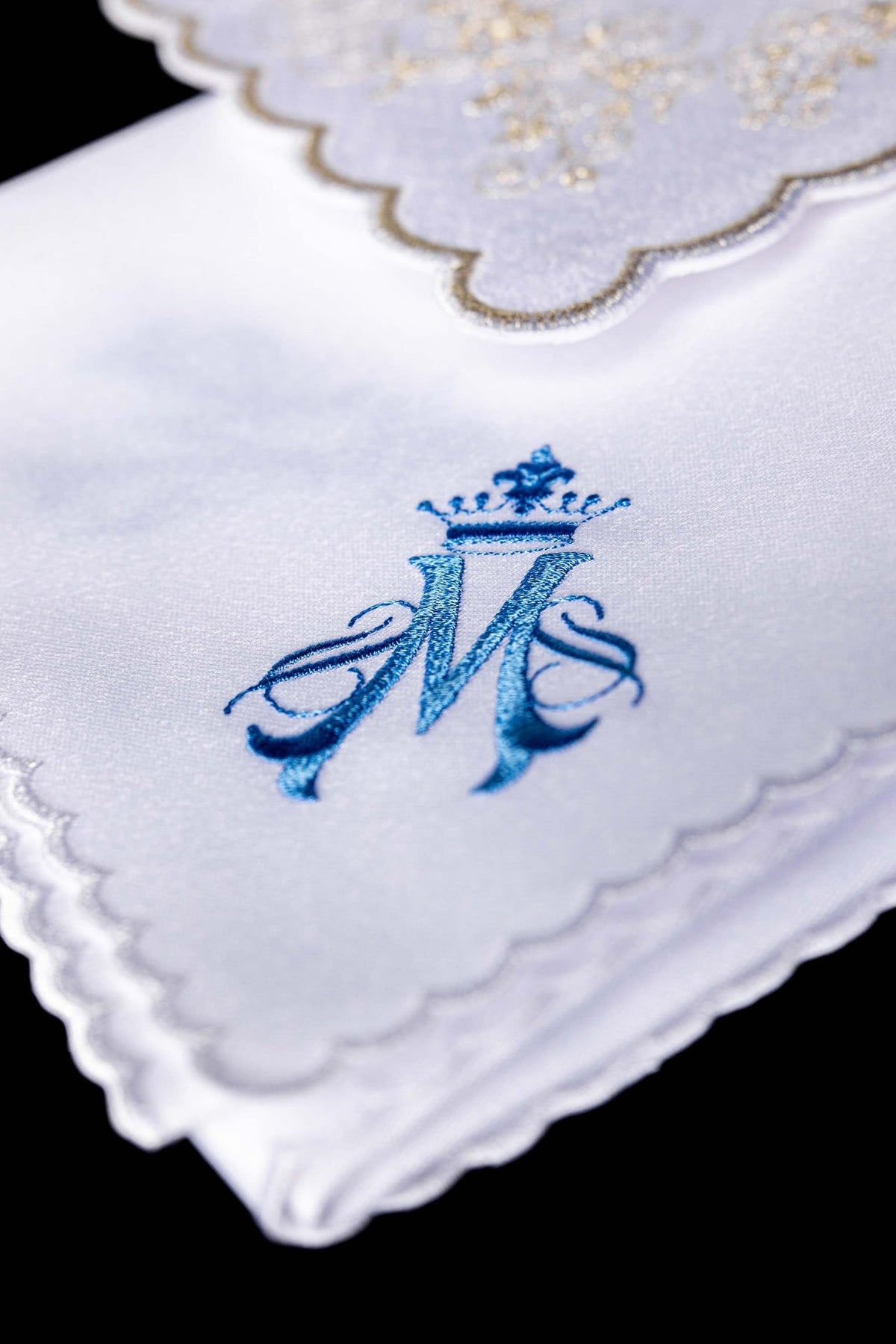 Komplet kielichowy haftowany z motywem maryjnym biały - SZATYLITURGICZNE.PL