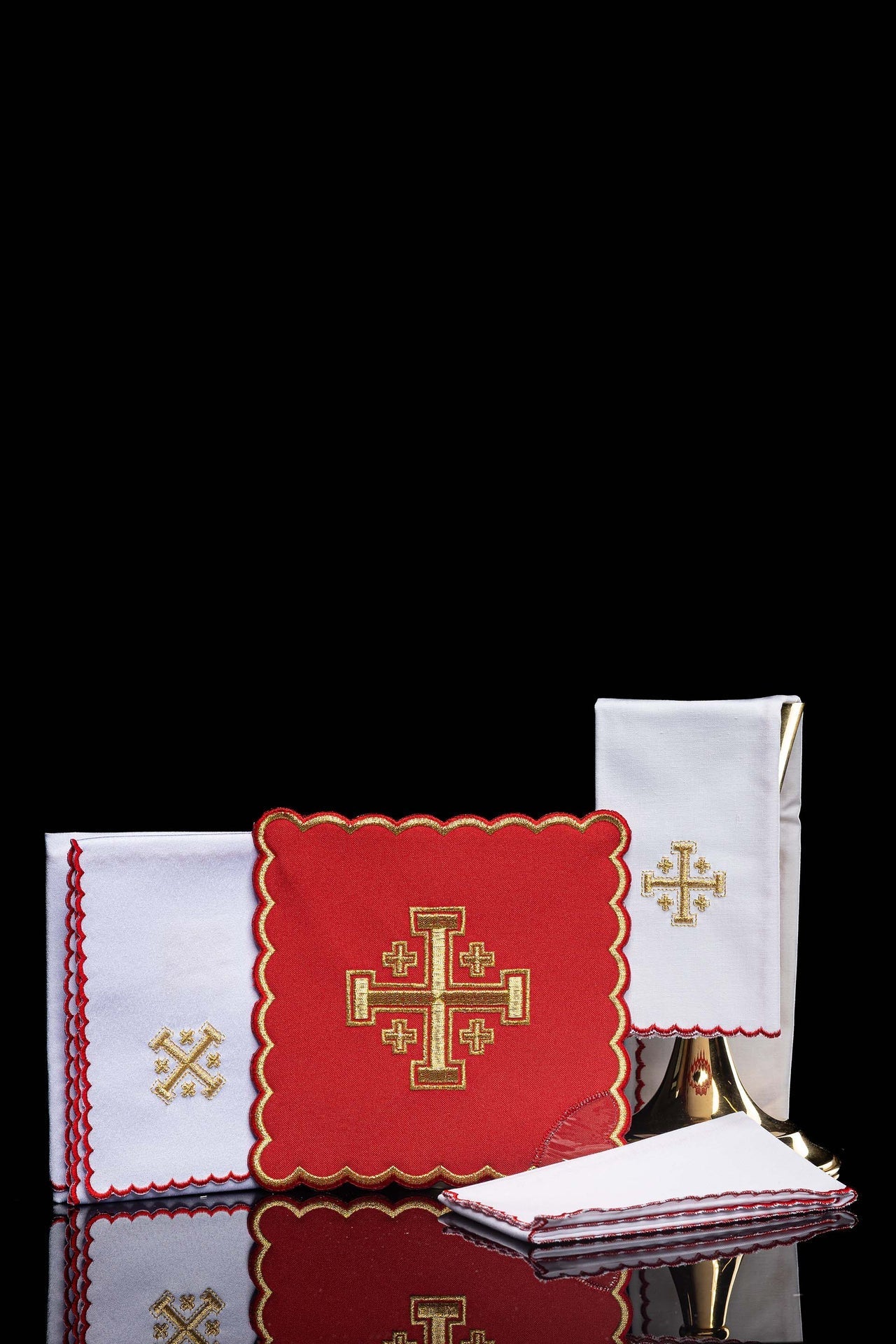 Komplet Kielichowy Krzyż Jerozolimski Czerwony Haftowany Złotem - SZATYLITURGICZNE.PL