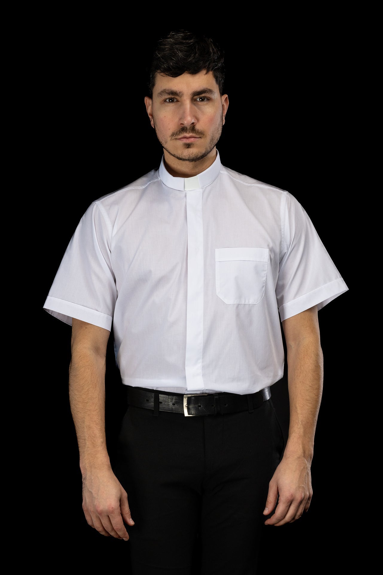 Koszula kapłańska biała z krótkim rękawem i koloratką - SZATYLITURGICZNE.PL