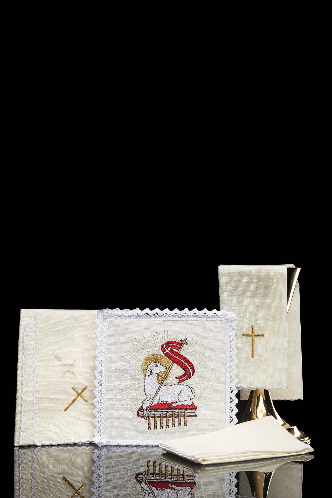 Lniana Bielizna Kielichowa Baranek Boży - Złoty Haft - SZATYLITURGICZNE.PL