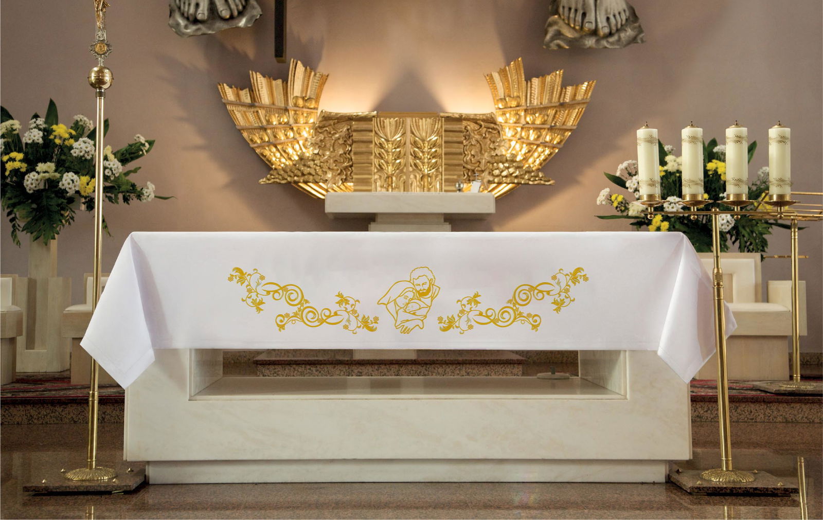 Obrus ołtarzowy haftowany z wizerunkiem Świętej Rodziny - SZATYLITURGICZNE.PL