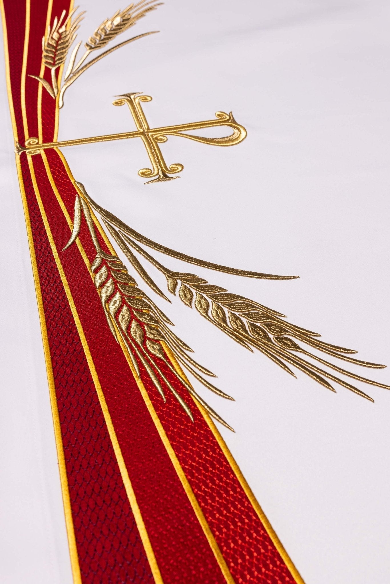 Obrus ołtarzowy z haftowanym symbolem Pax - SZATYLITURGICZNE.PL