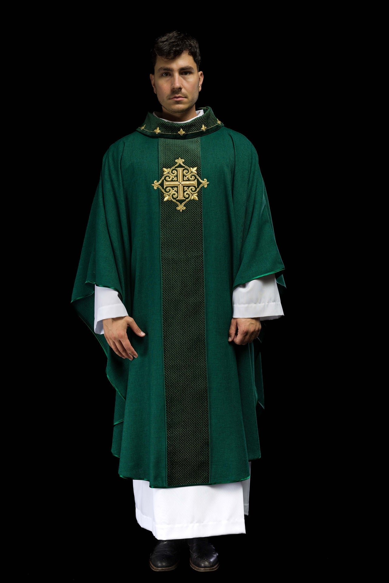 Ornat Aksamitny Haft Krzyż Zielony - Szaty Liturgiczne - SZATYLITURGICZNE.PL