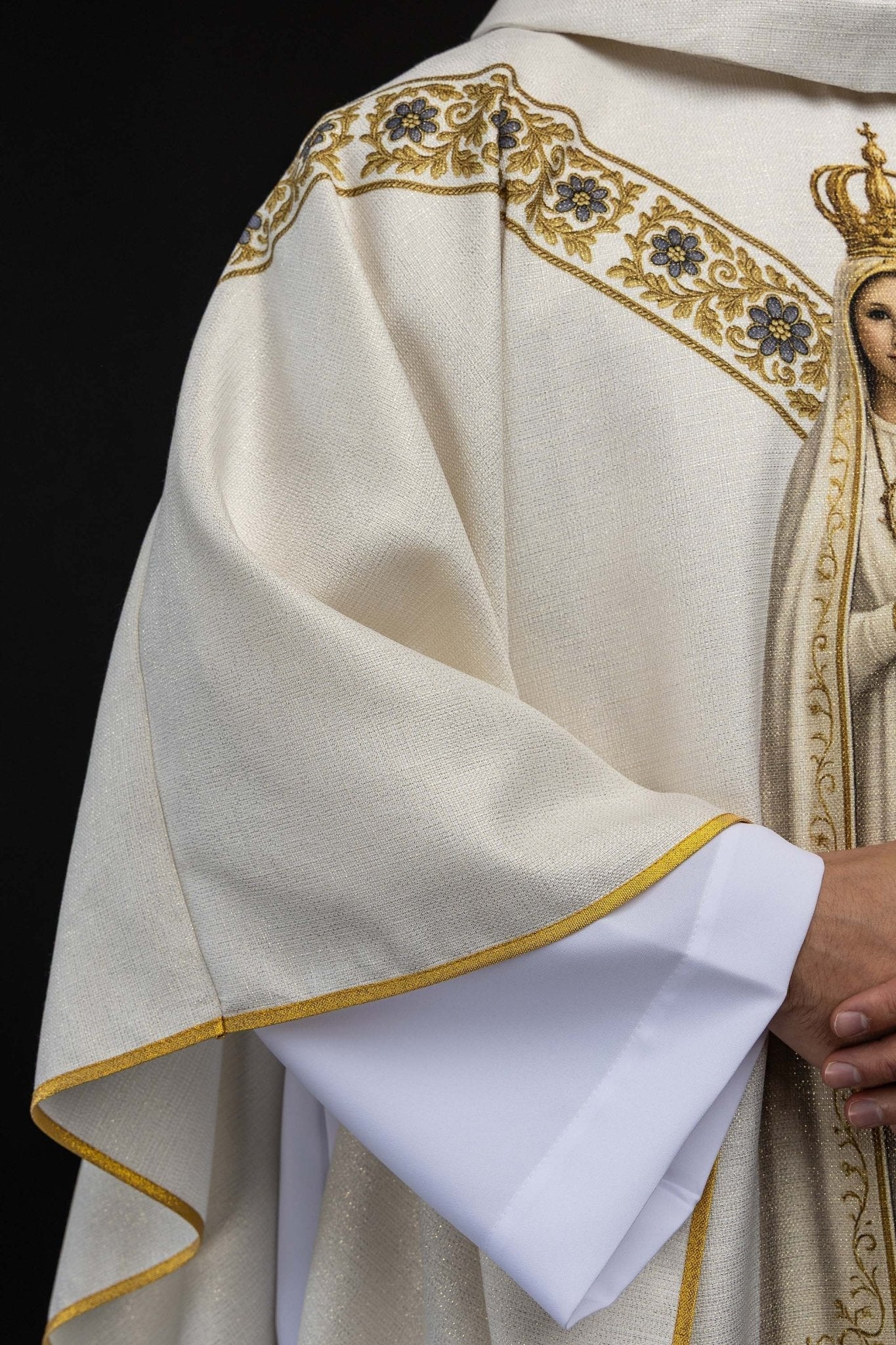 Ornat drukowany z wizerunkiem Matki Bożej Fatimskiej - SZATYLITURGICZNE.PL