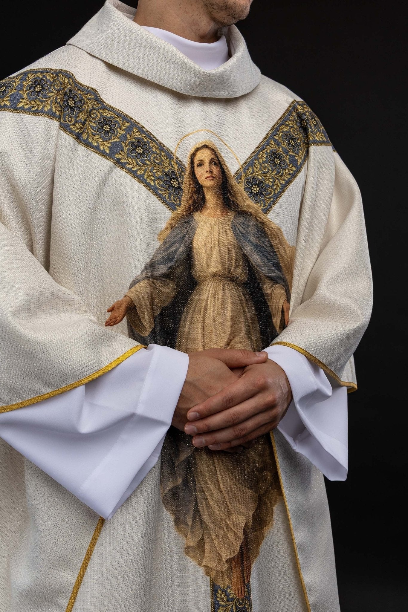 Ornat drukowany z wizerunkiem Matki Bożej Wniebowziętej - SZATYLITURGICZNE.PL