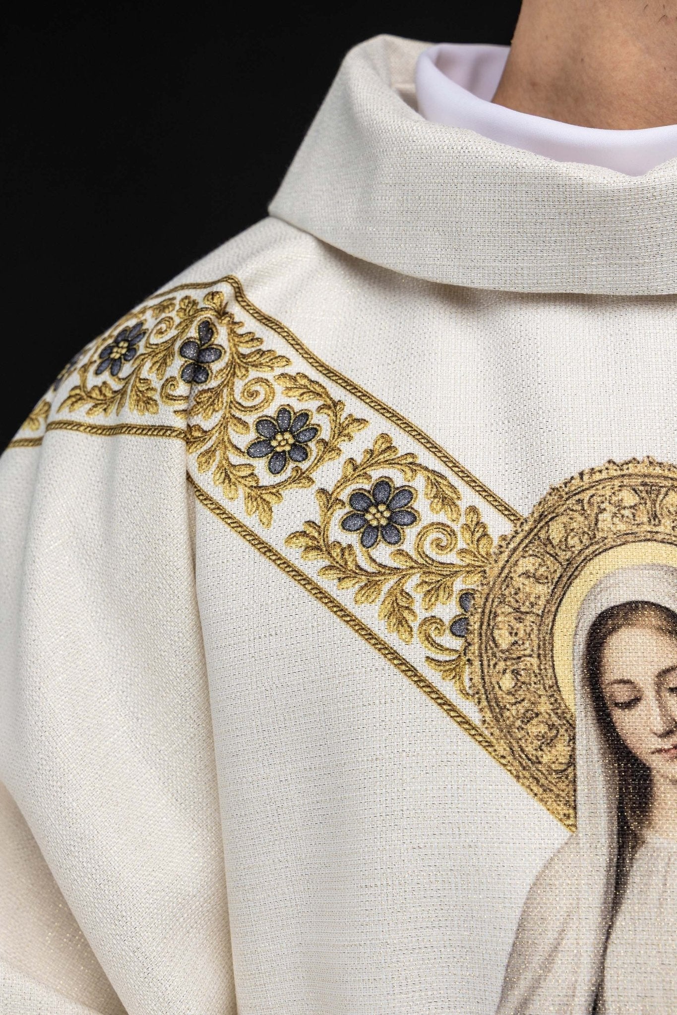 Ornat drukowany z wizerunkiem Matki Bożej z Lourdes - SZATYLITURGICZNE.PL
