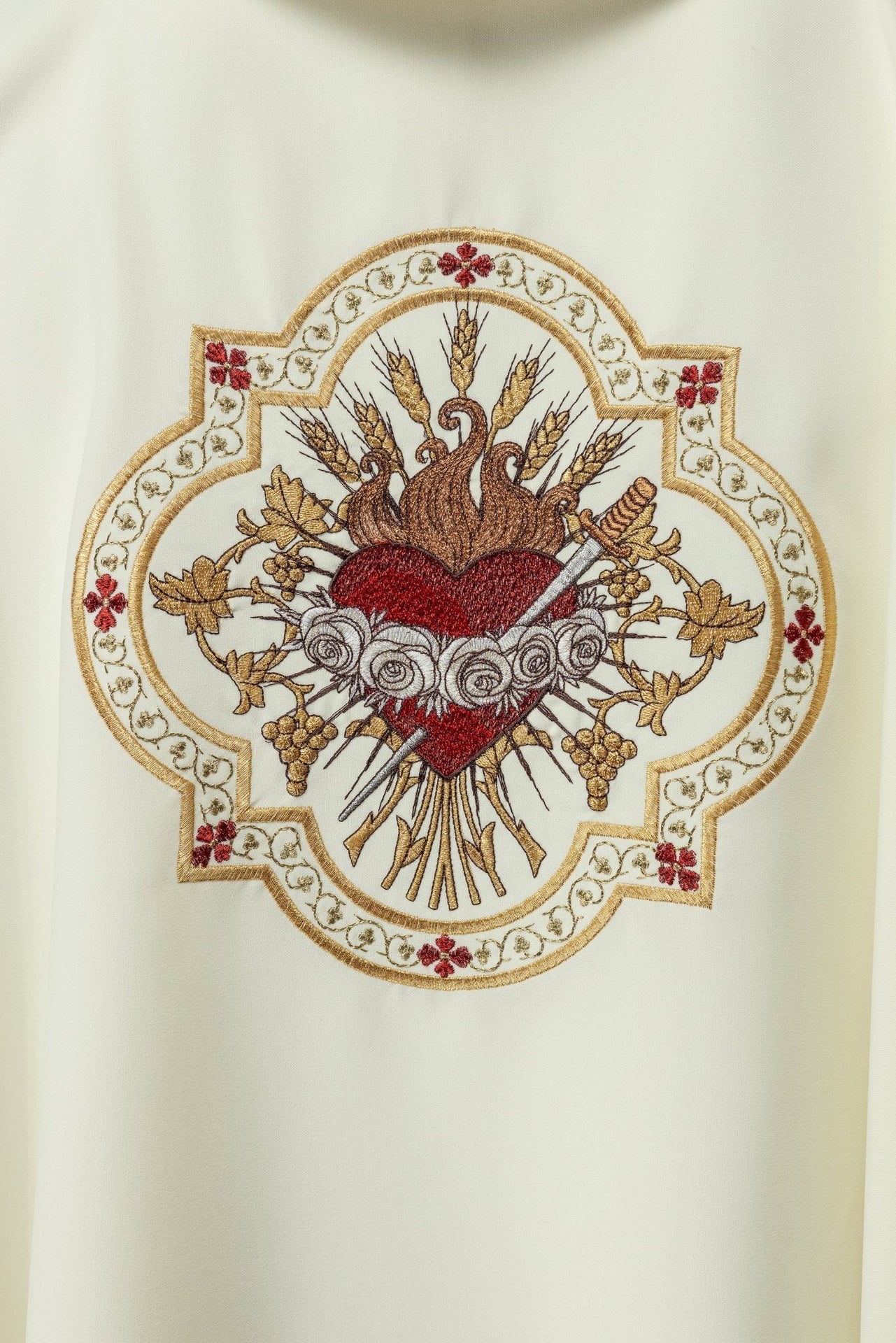 Ornat Ecru z Haftem Serca Maryi - Szaty Liturgiczne - SZATYLITURGICZNE.PL