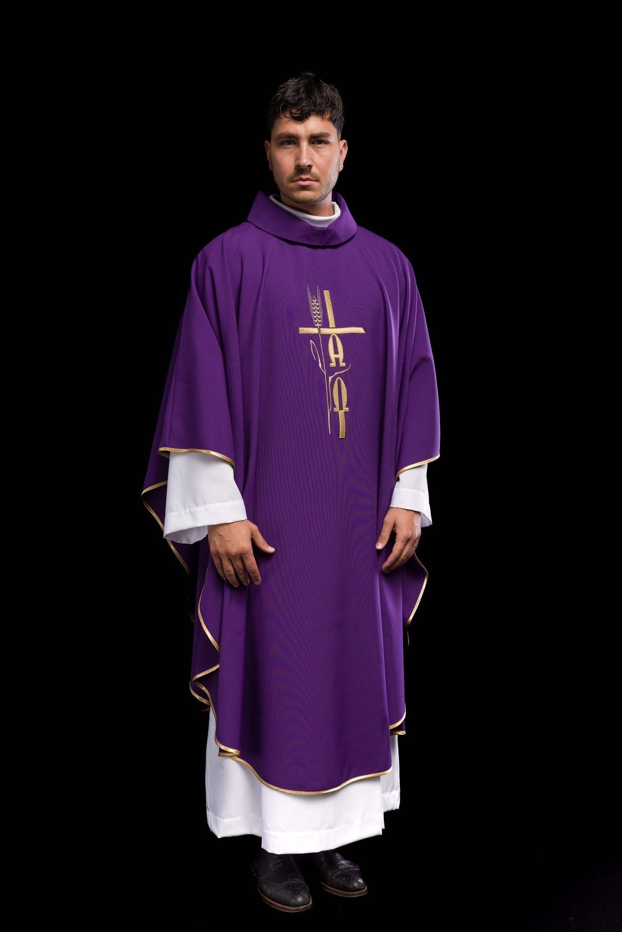 Ornat Fioletowy Liturgiczny z Haftem Alfa Omega i Krzyżem - SZATYLITURGICZNE.PL