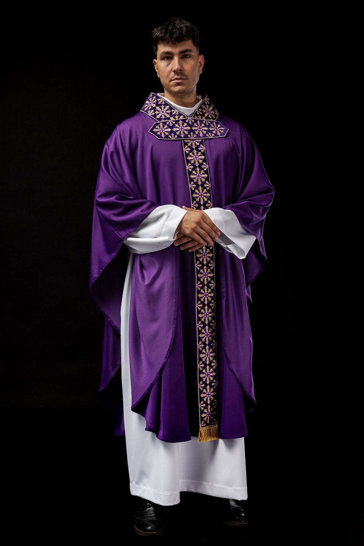 Ornat Fioletowy z Haftem Eucharystycznym i Złotymi Krzyżami - SZATYLITURGICZNE.PL