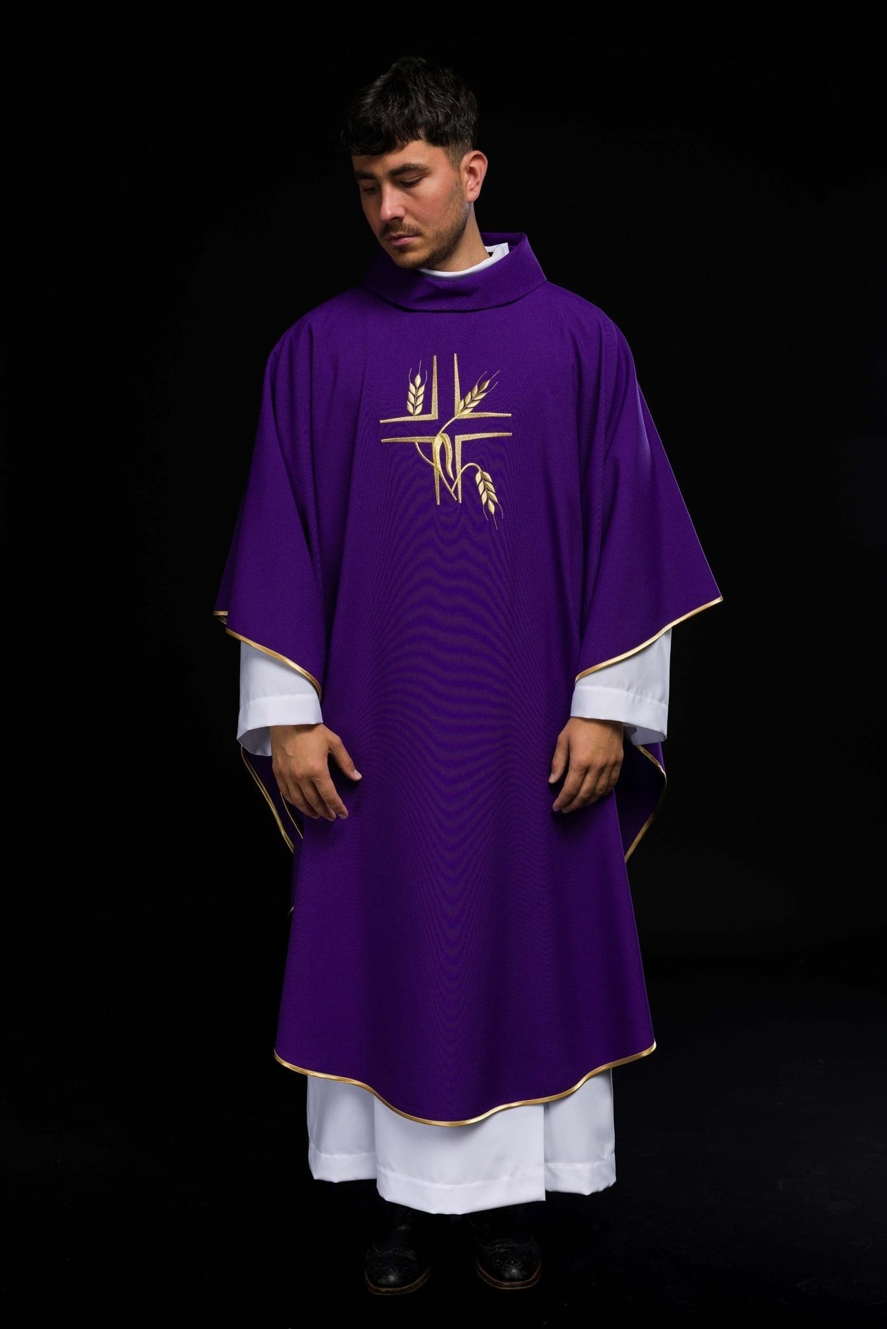Ornat Fioletowy z Haftem Krzyża i Kłosów - Szaty Liturgiczne - SZATYLITURGICZNE.PL