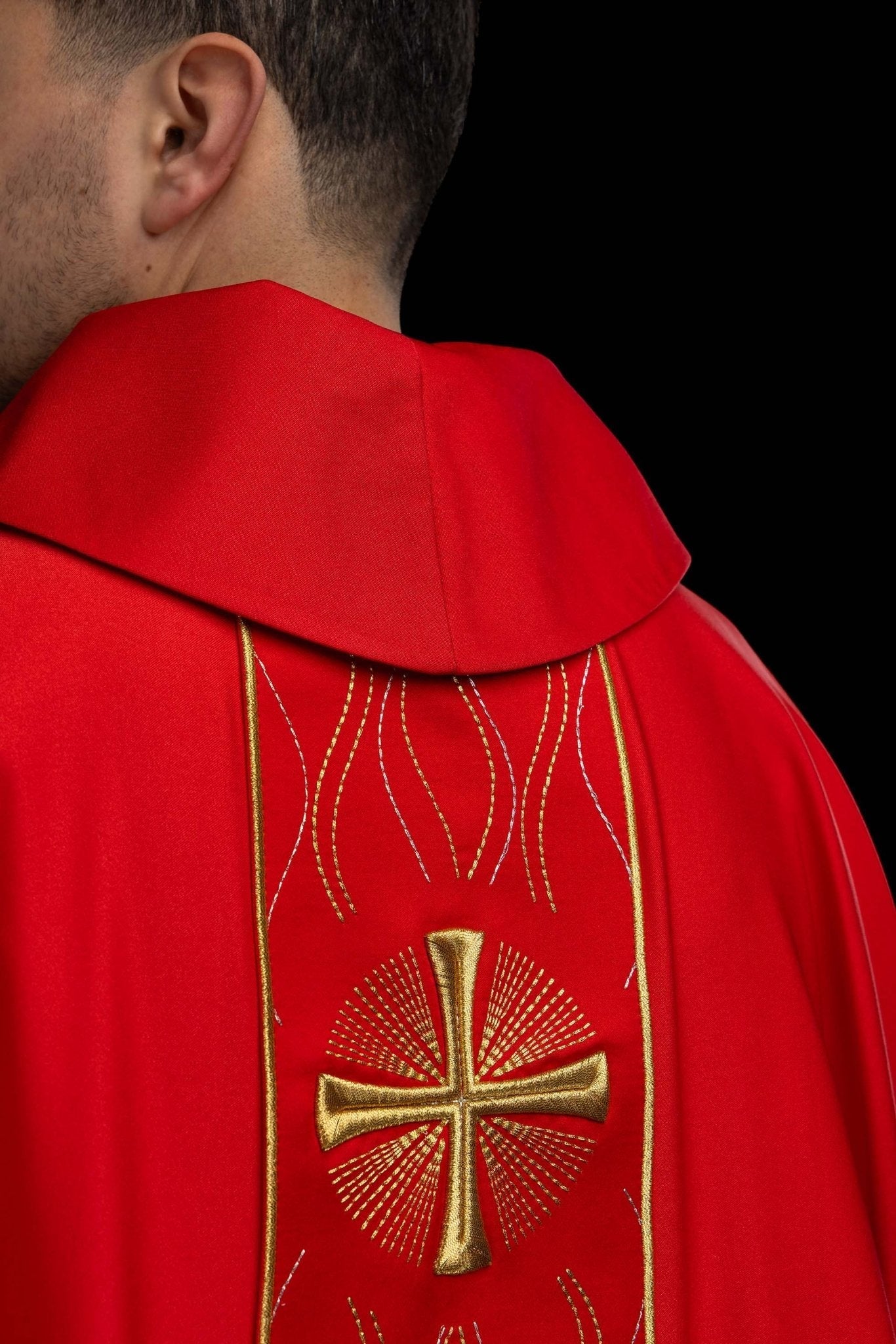Ornat haftowany Krzyż czerwony - SZATYLITURGICZNE.PL