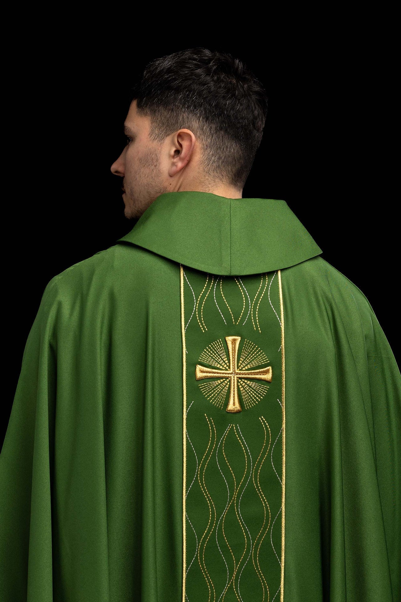 Ornat haftowany Krzyż zielony - SZATYLITURGICZNE.PL