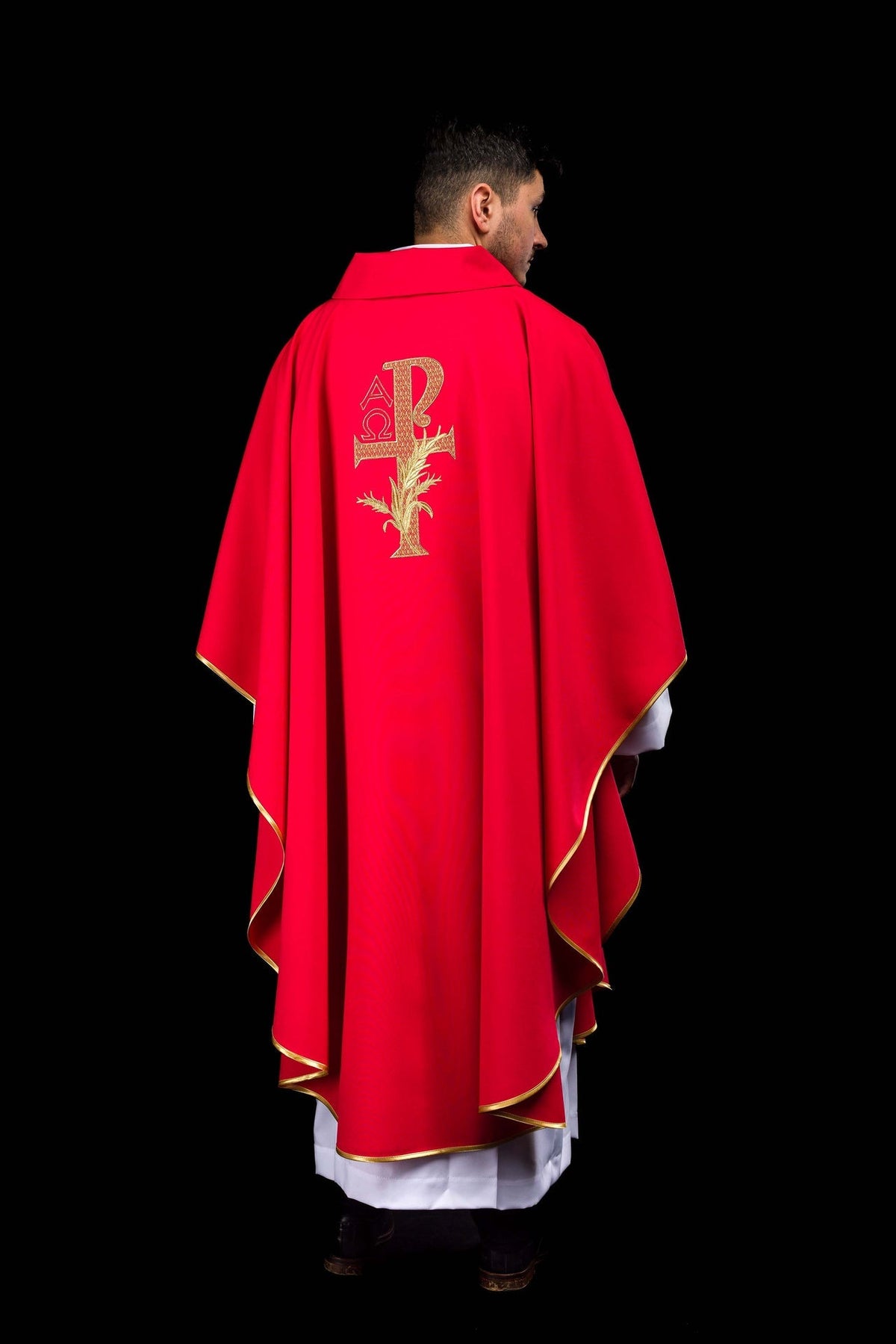 Ornat Liturgiczny Alfa i Omega z Szerokim Kołnierzem Czerwony - SZATYLITURGICZNE.PL