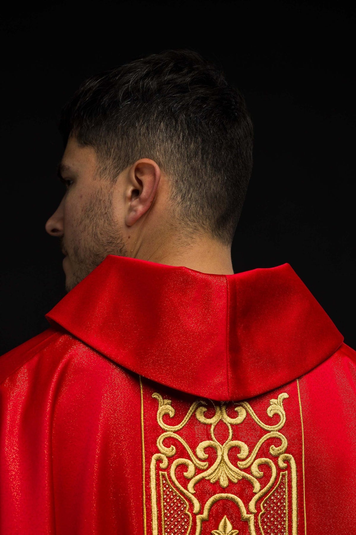 Ornat Liturgiczny Czerwony Haftowany Złotem - Motyw Eucharystyczny - SZATYLITURGICZNE.PL