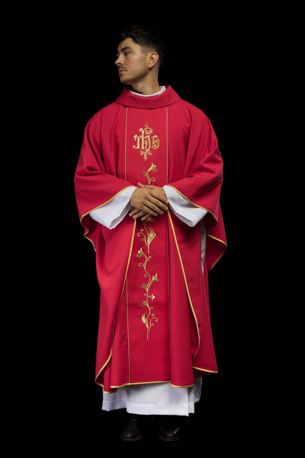 Ornat Liturgiczny Czerwony IHS Haftowany - Polski Producent - SZATYLITURGICZNE.PL