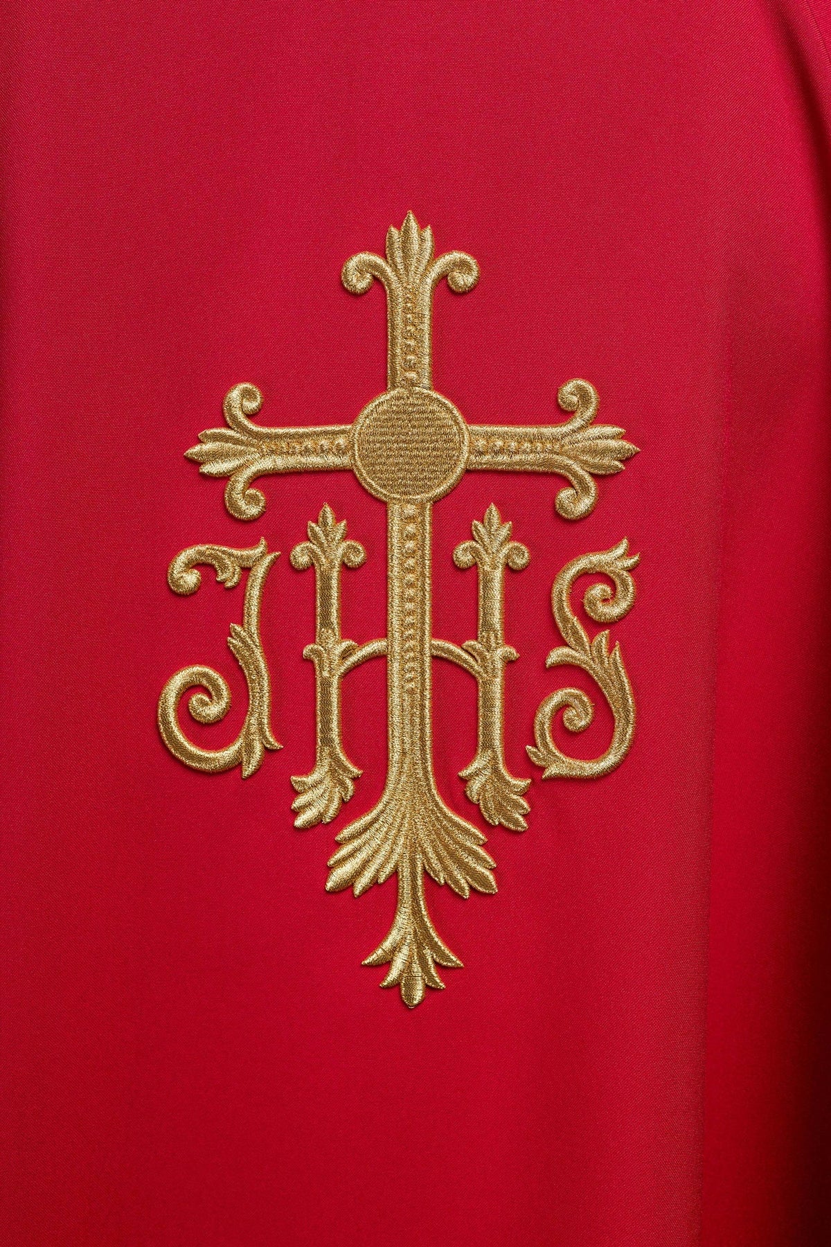 Ornat Liturgiczny Czerwony IHS Haftowany Złotą Nicią - SZATYLITURGICZNE.PL