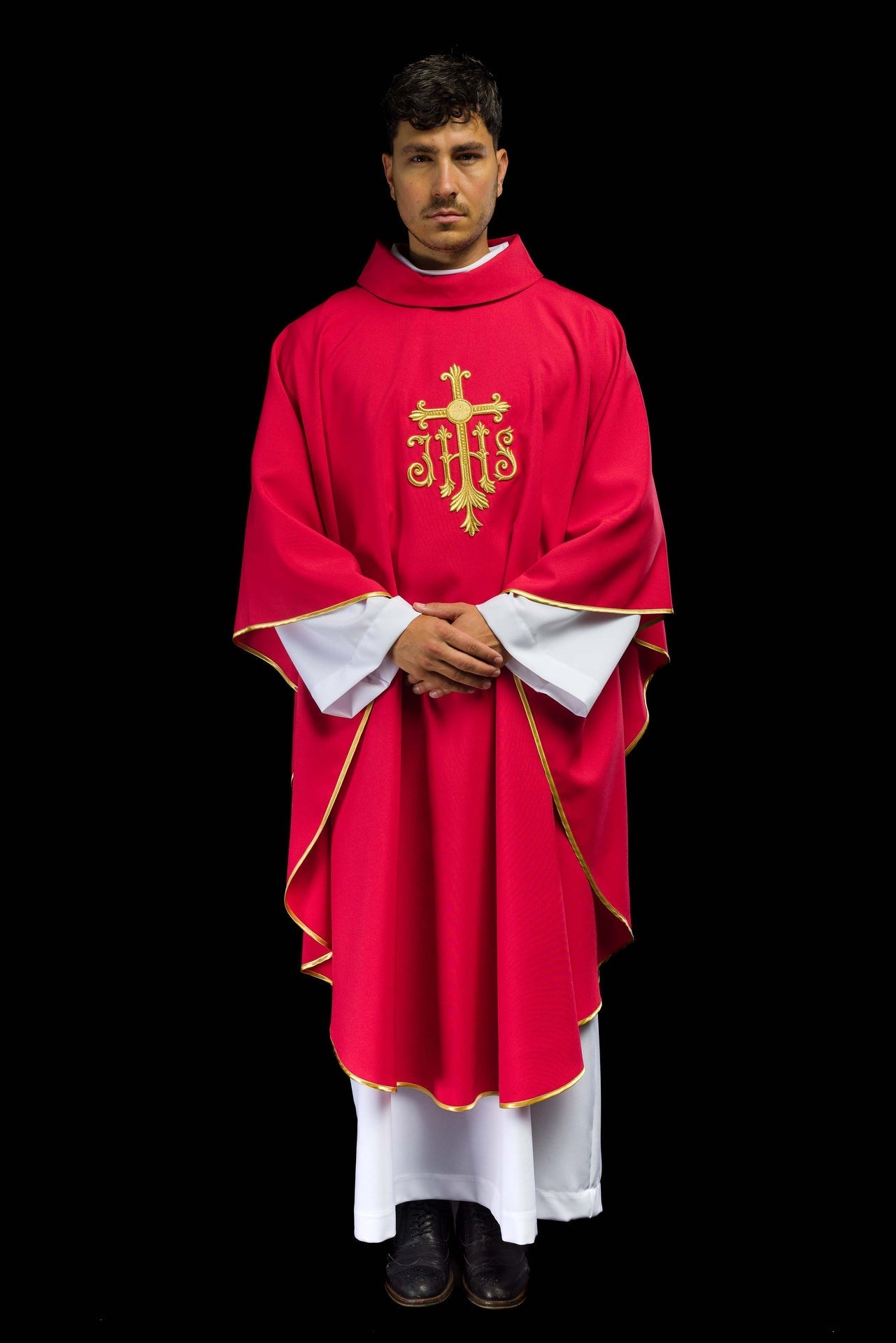 Ornat Liturgiczny Czerwony IHS Haftowany Złotą Nicią - SZATYLITURGICZNE.PL