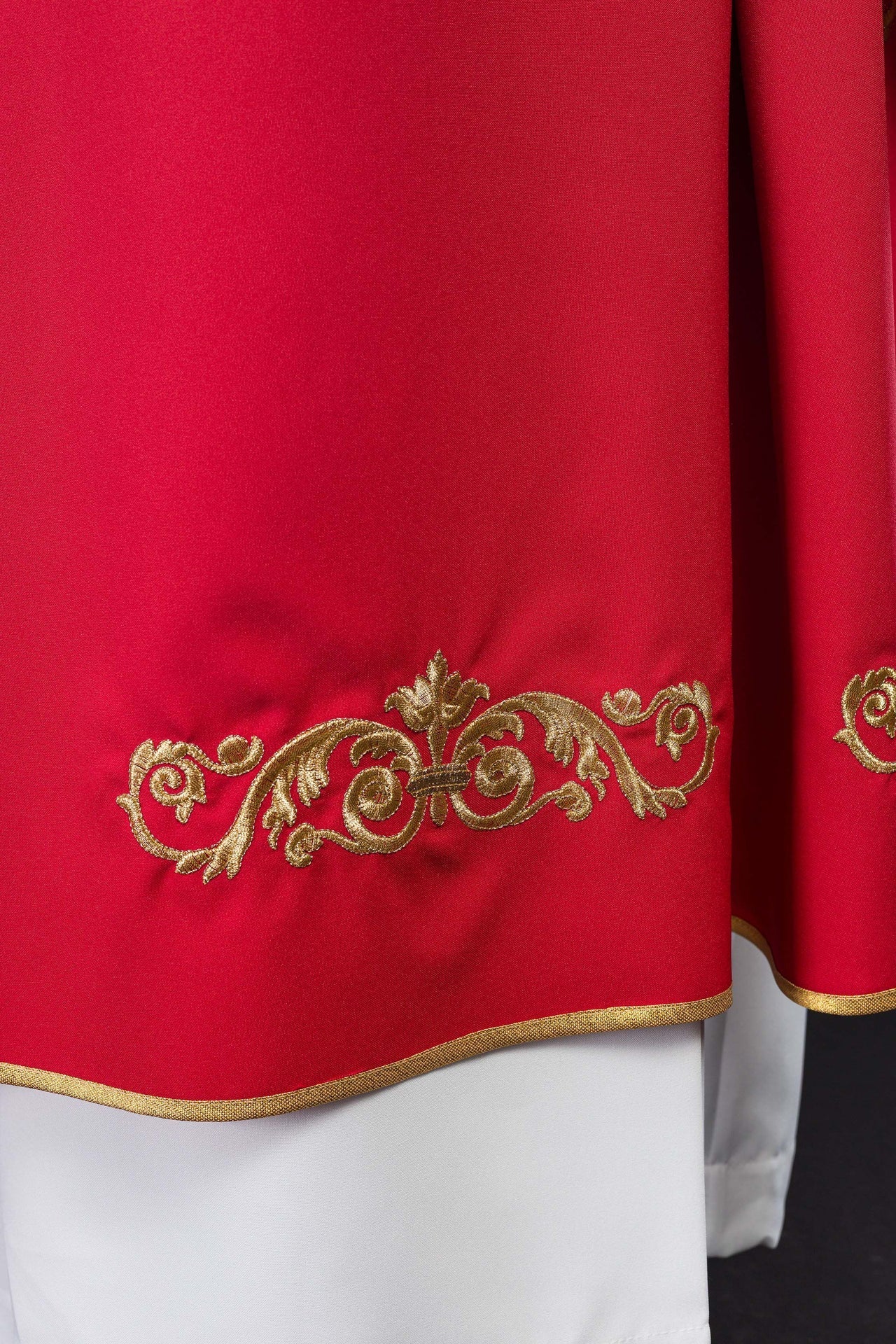 Ornat Liturgiczny Czerwony IHS Złoty Haft - Polska Produkcja - SZATYLITURGICZNE.PL