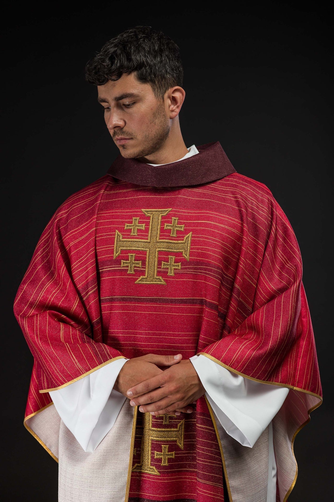 Ornat Liturgiczny Czerwony Krzyż Jerozolimski Drukowany - SZATYLITURGICZNE.PL