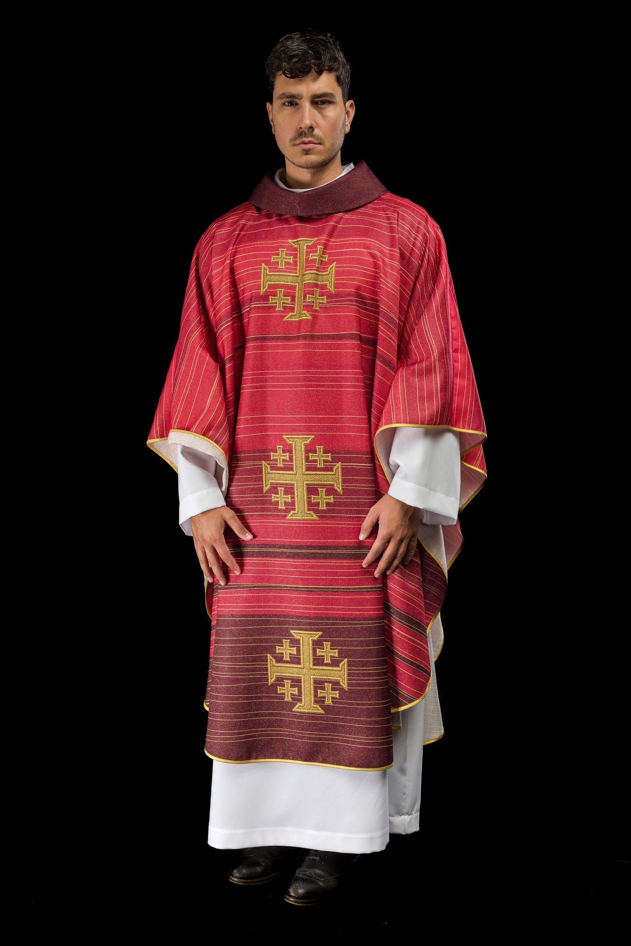 Ornat Liturgiczny Czerwony Krzyż Jerozolimski Drukowany - SZATYLITURGICZNE.PL