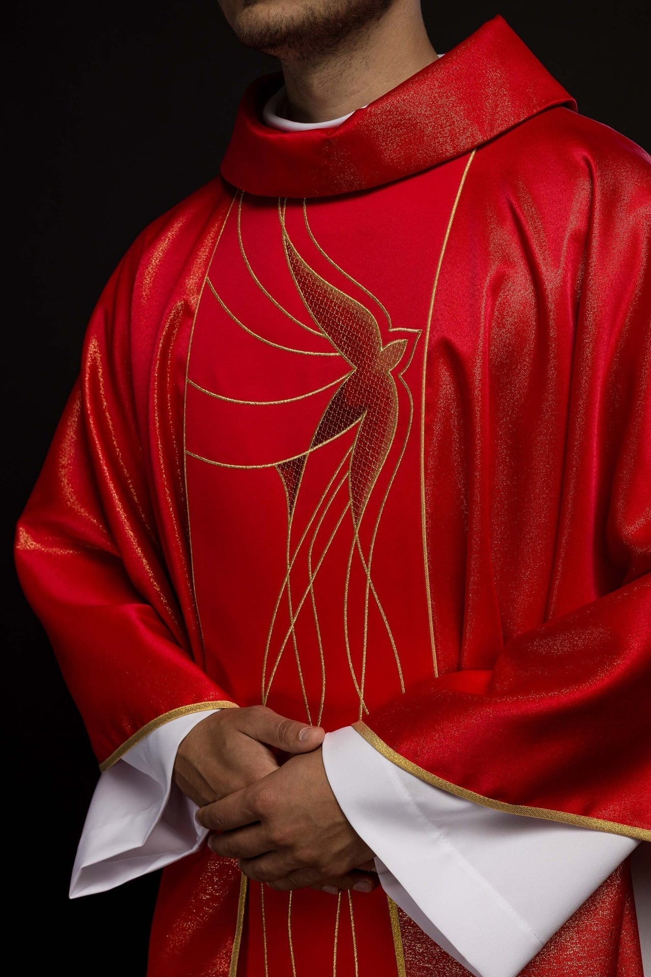 Ornat Liturgiczny Czerwony z Duchem Świętym - Bogaty Haft - SZATYLITURGICZNE.PL