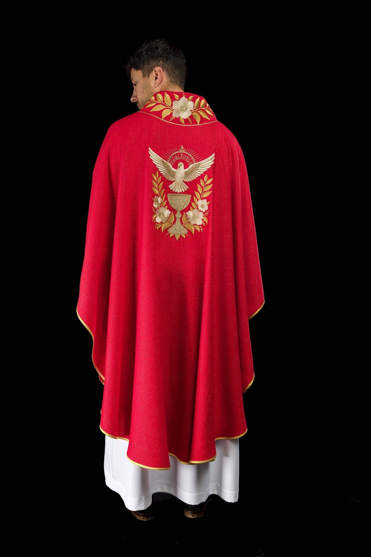 Ornat Liturgiczny Czerwony z Haftem Ducha Świętego i Stułą - SZATYLITURGICZNE.PL