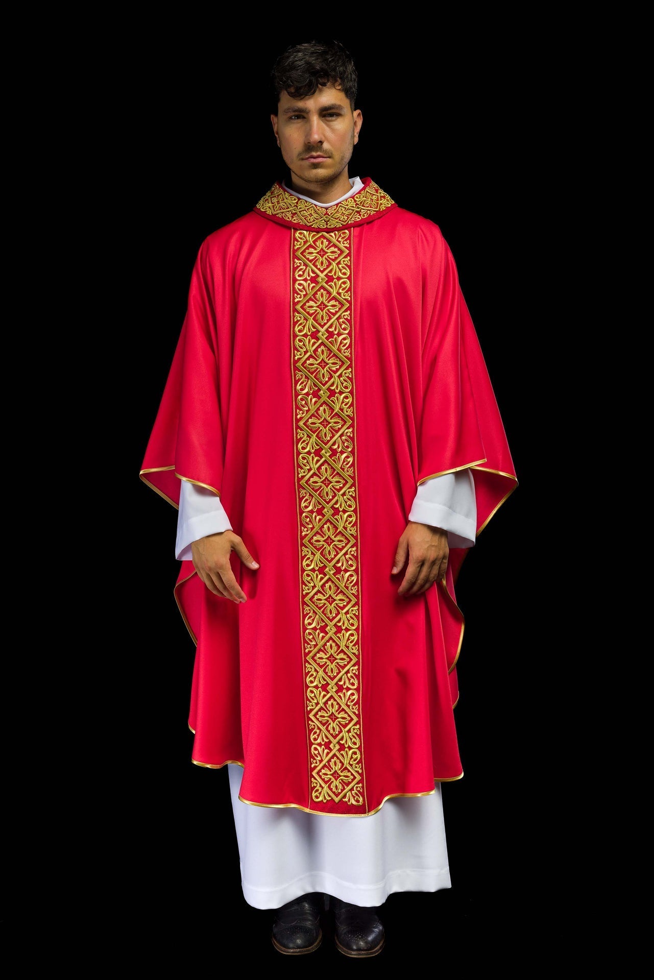 Ornat Liturgiczny Czerwony z Haftem Florystycznym i Krzyżami - SZATYLITURGICZNE.PL