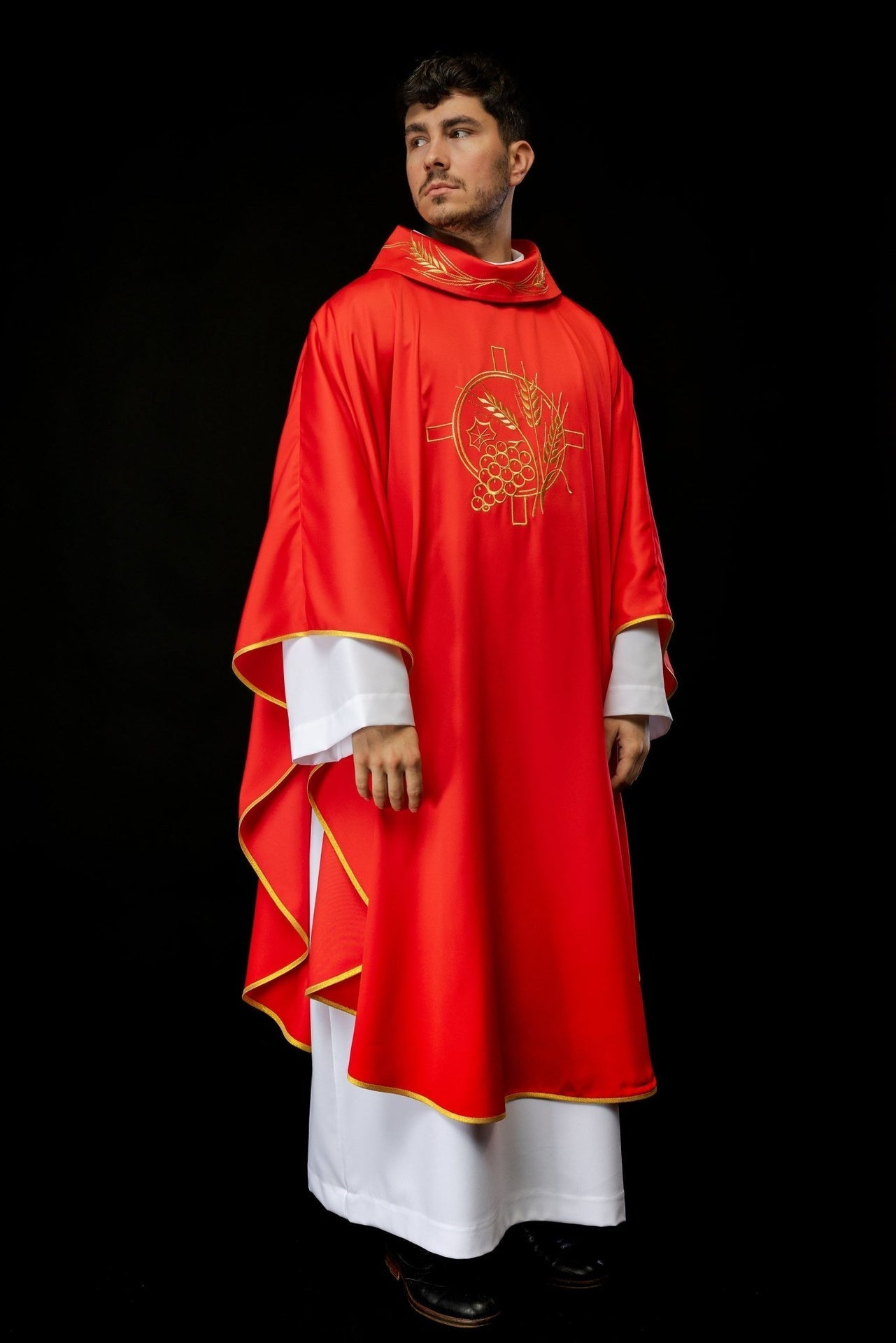 Ornat Liturgiczny Czerwony z Haftem Krzyża i Kłosów - Polska Produkcja - SZATYLITURGICZNE.PL