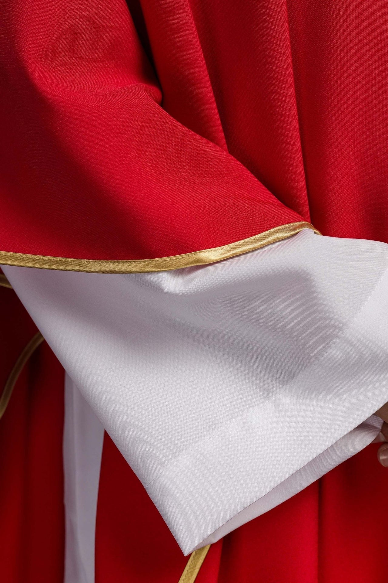 Ornat Liturgiczny Czerwony z Haftem Krzyża i Kłosów - Polski Producent - SZATYLITURGICZNE.PL