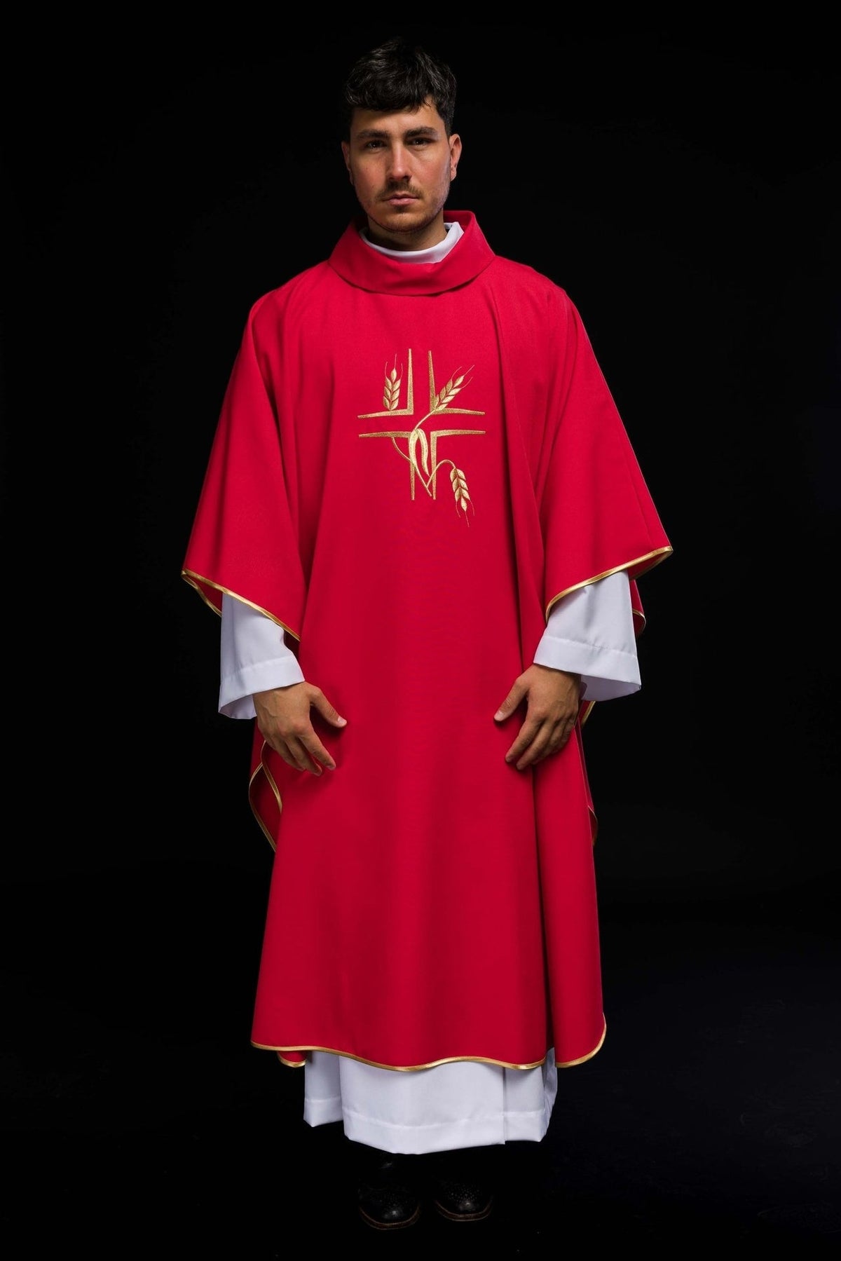 Ornat Liturgiczny Czerwony z Haftem Krzyża i Kłosów - Polski Producent - SZATYLITURGICZNE.PL