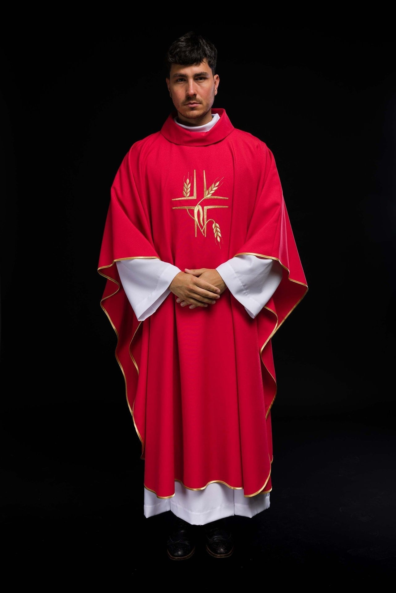 Ornat Liturgiczny Czerwony z Haftem Krzyża i Kłosów - Polski Producent - SZATYLITURGICZNE.PL