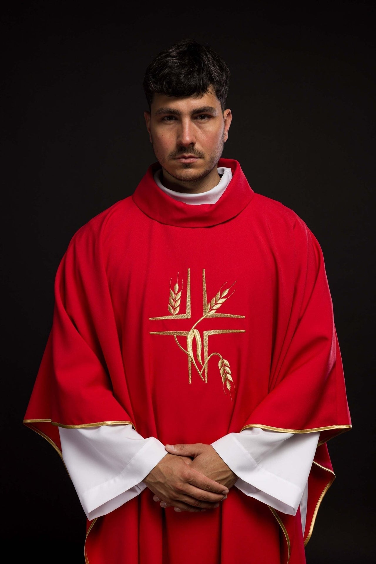 Ornat Liturgiczny Czerwony z Haftem Krzyża i Kłosów - Polski Producent - SZATYLITURGICZNE.PL