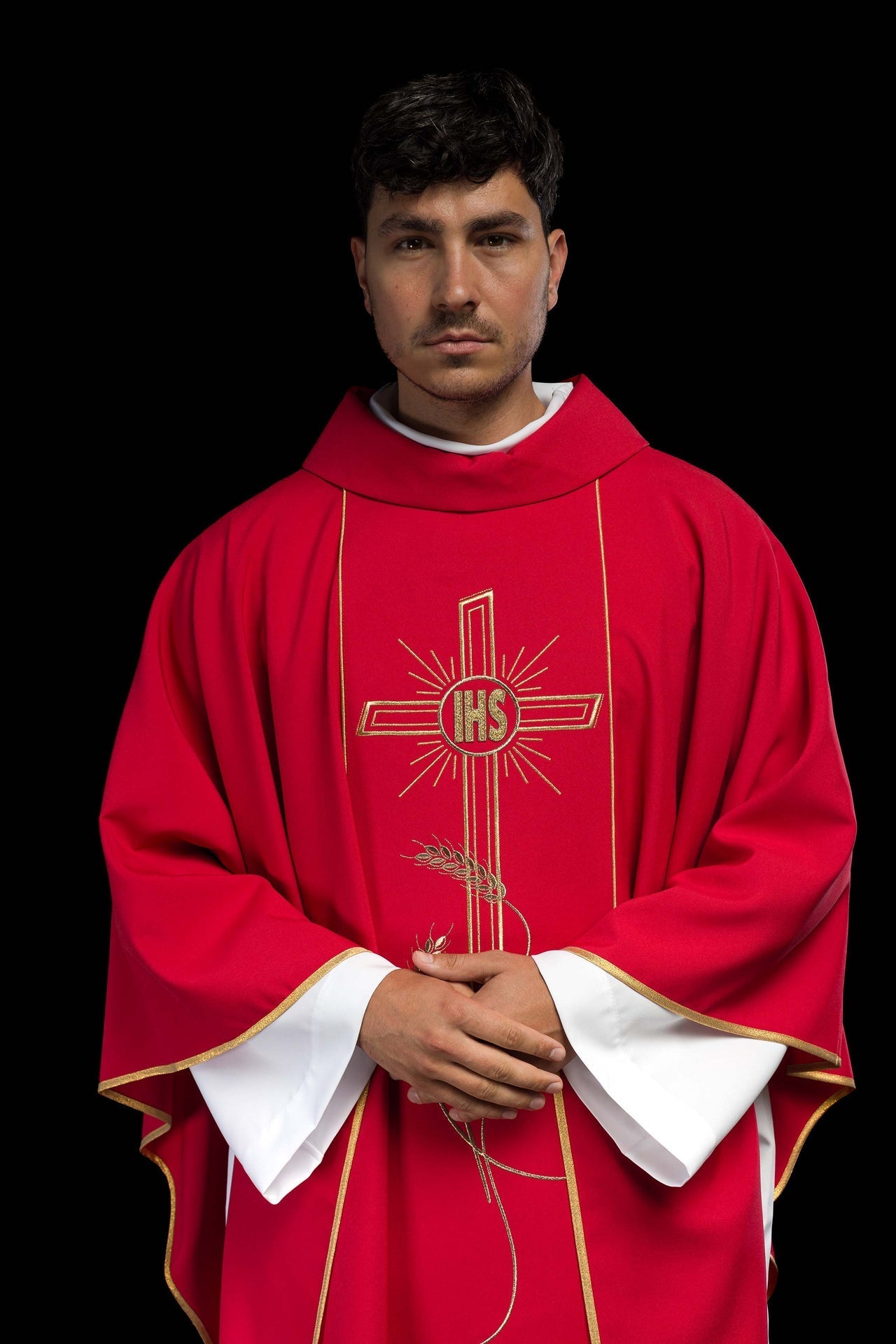 Ornat Liturgiczny Czerwony ze Złotym Krzyżem IHS - Polska Produkcja - SZATYLITURGICZNE.PL