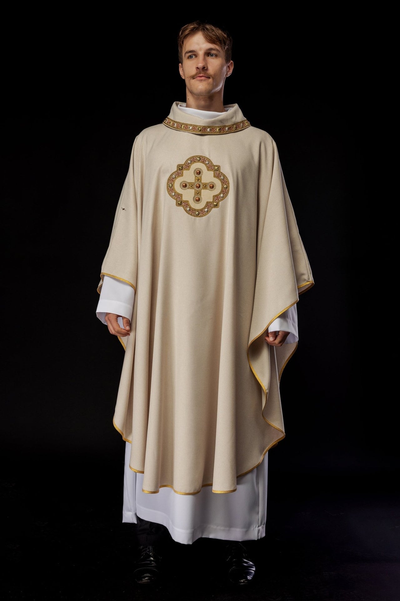 Ornat Liturgiczny Ecru Haft Krzyż Lamówka - Stuła w Komplecie - SZATYLITURGICZNE.PL