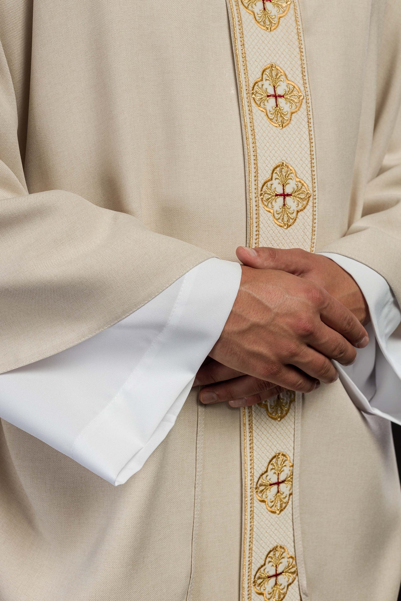 Ornat Liturgiczny Ecru Haft Krzyże - Stuła w Komplecie, Polska Produkcja - SZATYLITURGICZNE.PL