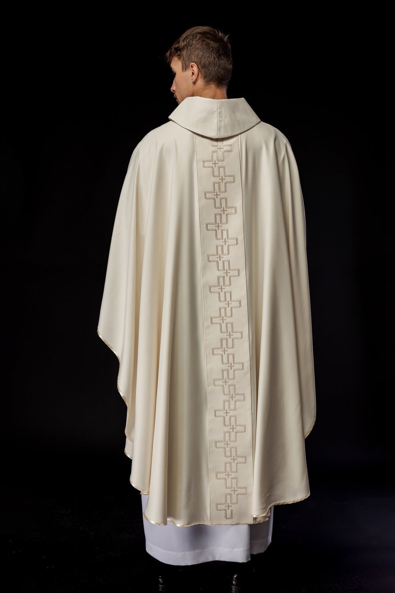 Ornat Liturgiczny Ecru Haft Krzyży - Polski Wyrób Premium - SZATYLITURGICZNE.PL