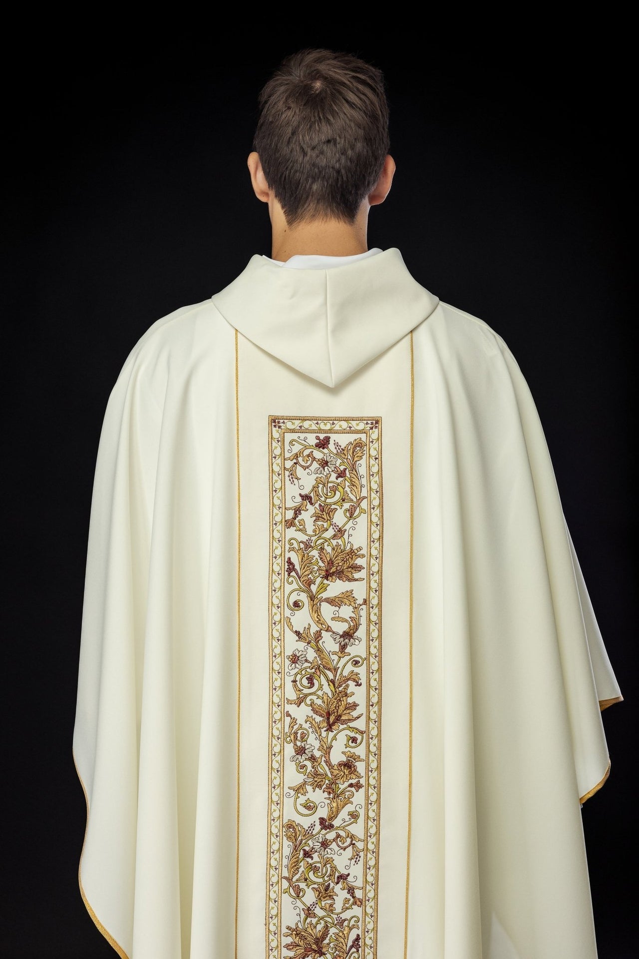 Ornat Liturgiczny Ecru IHS - Złota Lamówka, Elegancki Haft - SZATYLITURGICZNE.PL