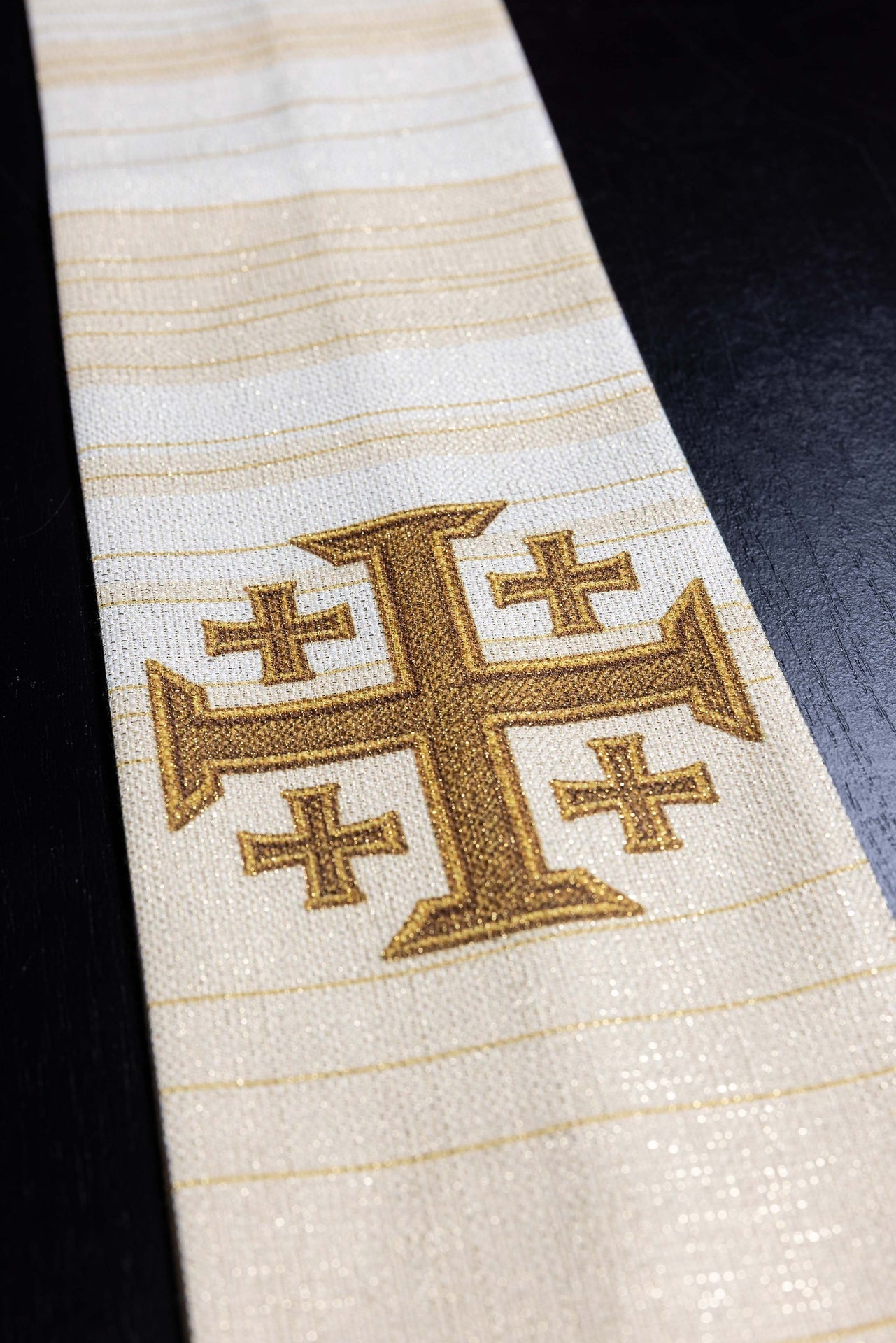 Ornat Liturgiczny Ecru Krzyż Jerozolimski - Polski Producent - SZATYLITURGICZNE.PL