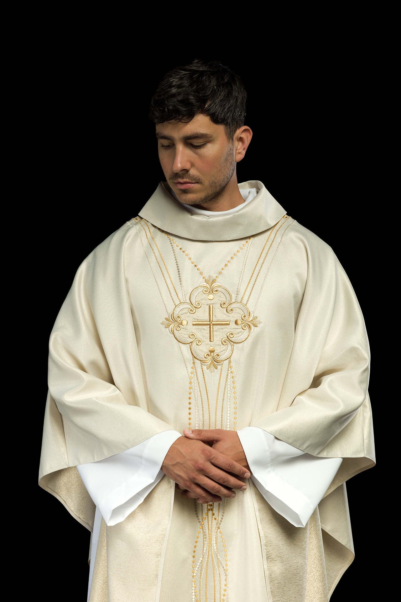 Ornat Liturgiczny Ecru Różaniec Błyszczący - Edycja Limitowana - SZATYLITURGICZNE.PL