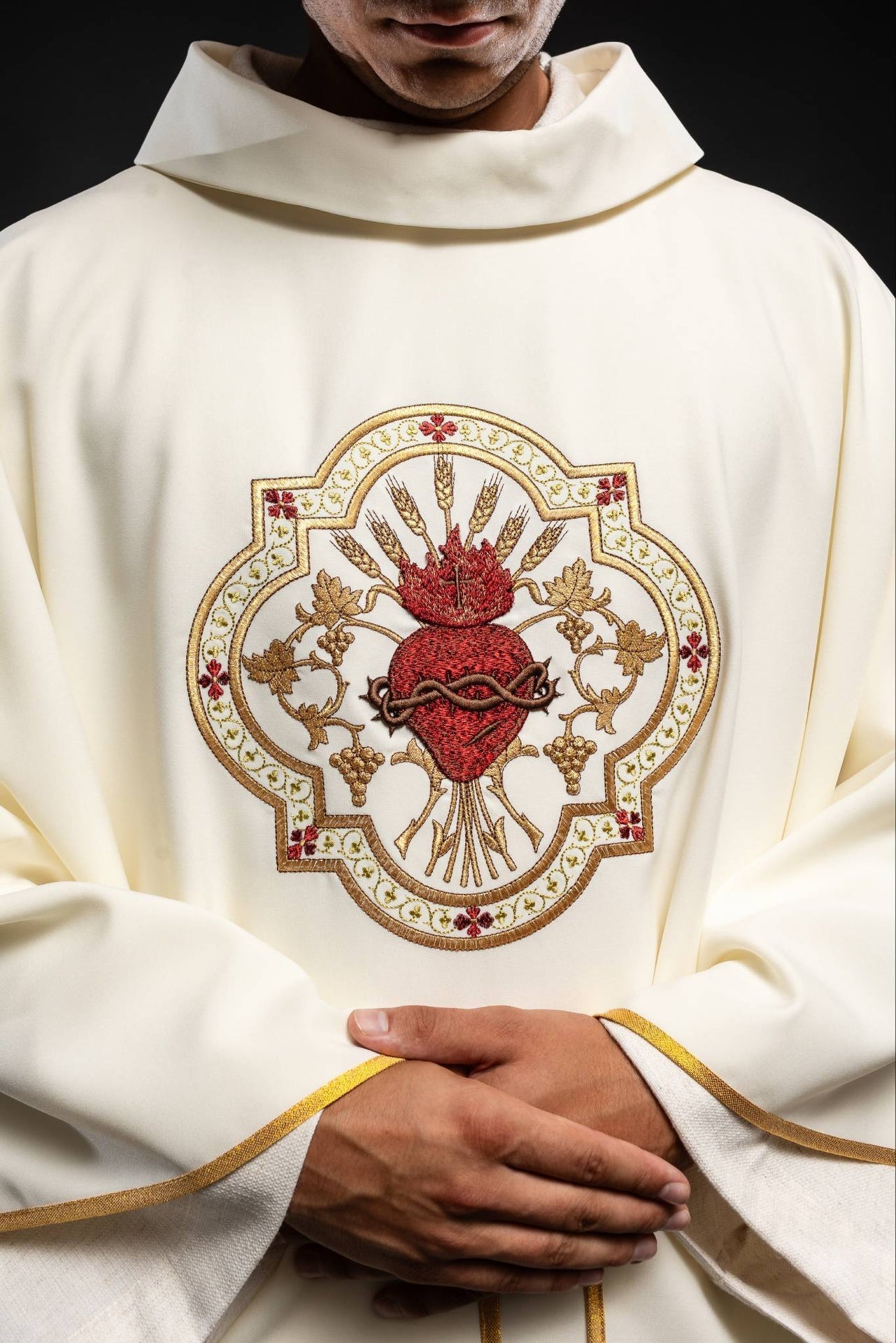 Ornat Liturgiczny Ecru - Serce Jezusa i Kielich Eucharystyczny - SZATYLITURGICZNE.PL