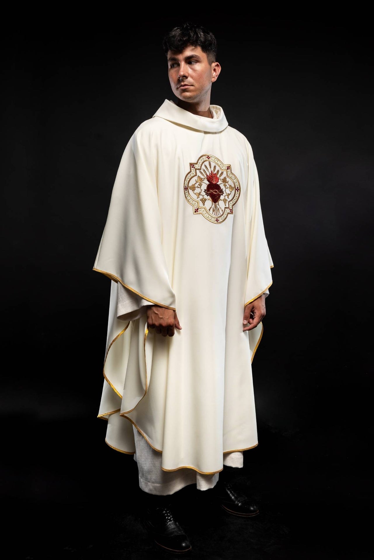 Ornat Liturgiczny Ecru - Serce Jezusa i Kielich Eucharystyczny - SZATYLITURGICZNE.PL
