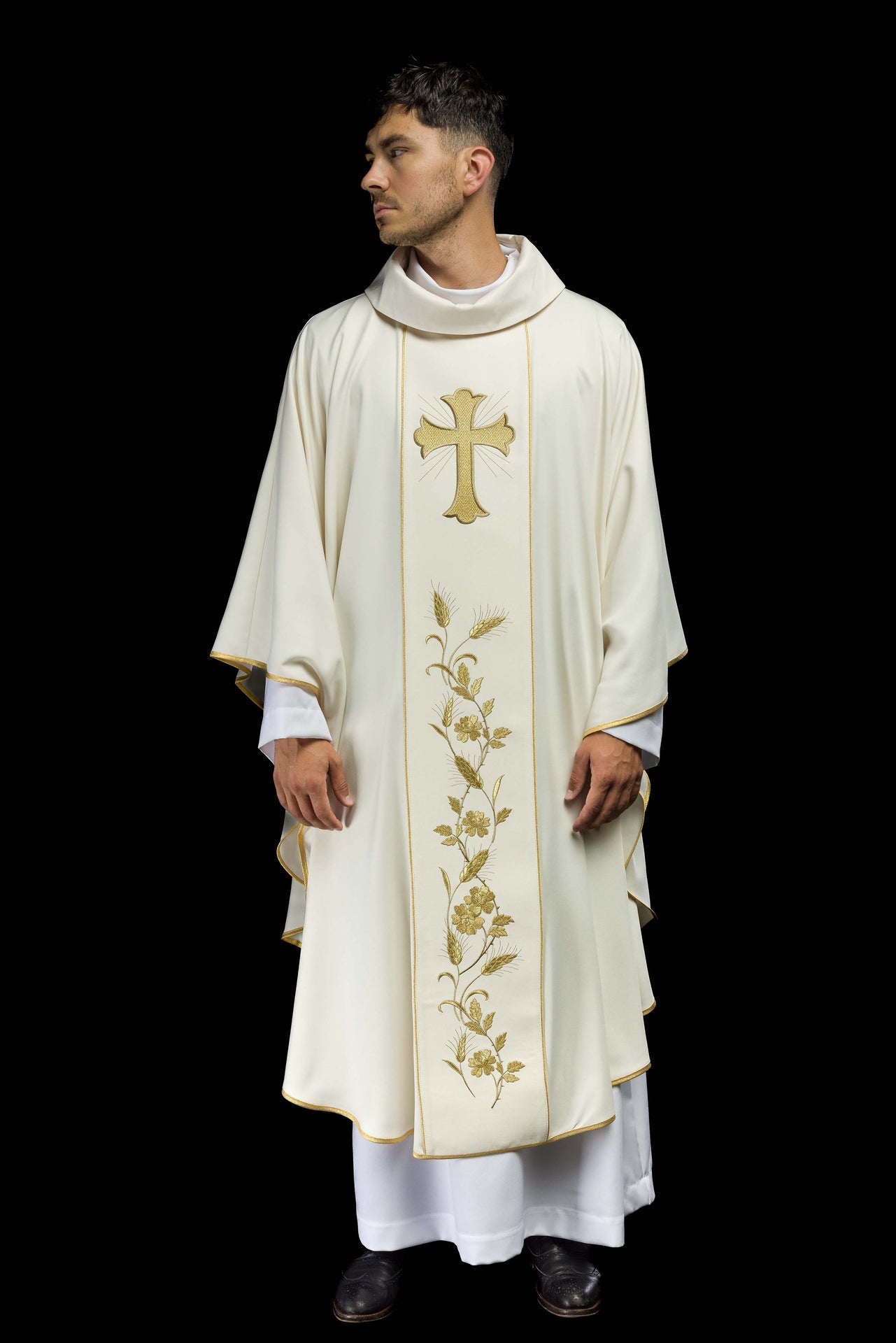 Ornat Liturgiczny Ecru z Haftem Krzyża i Kłosów Eucharystycznych - SZATYLITURGICZNE.PL