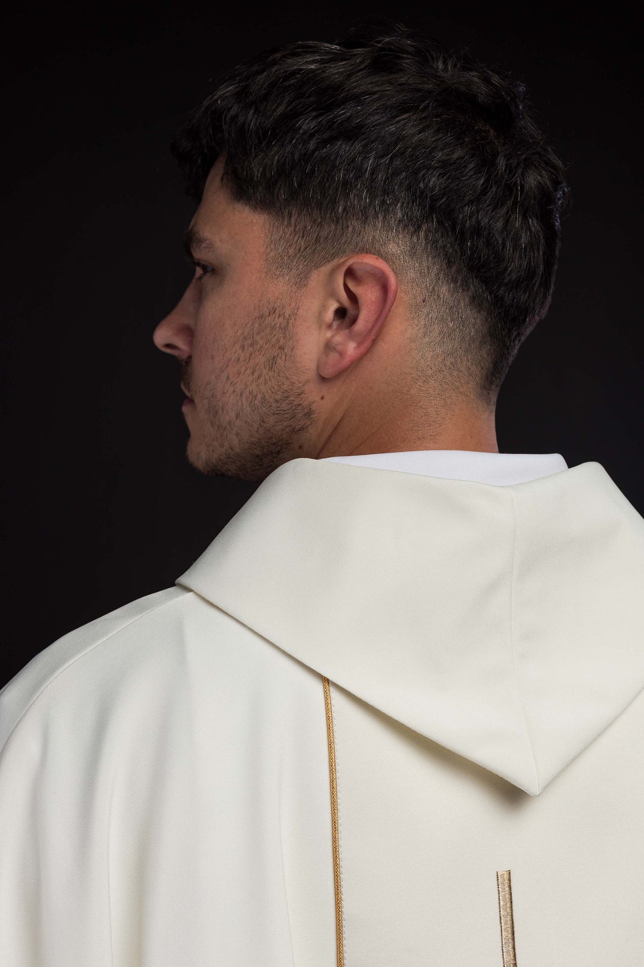 Ornat Liturgiczny Ecru z Haftem Krzyża i Kłosów - Polski Producent - SZATYLITURGICZNE.PL