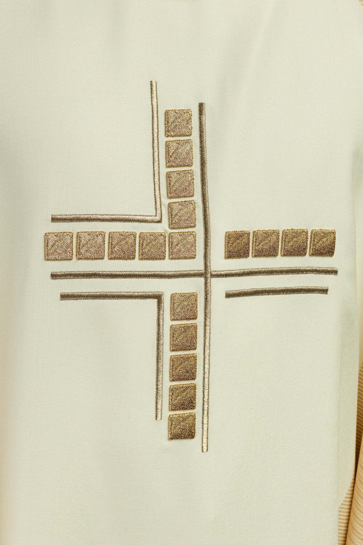 Ornat Liturgiczny Ecru z Haftowanym Krzyżem - Polski Producent - SZATYLITURGICZNE.PL